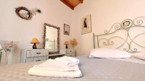 Vathy Apartment | DRYOPI Holiday House