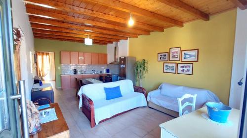 Vathy Apartment | DRYOPI Holiday House