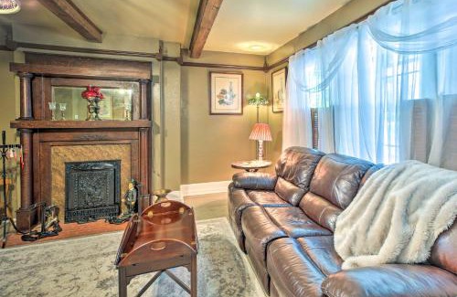 Elizabethtown House | Dtwn Elizabethtown Home with Fire Pit and Gas Grill!