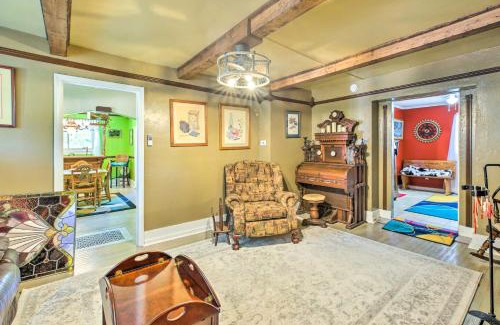 Elizabethtown House | Dtwn Elizabethtown Home with Fire Pit and Gas Grill!