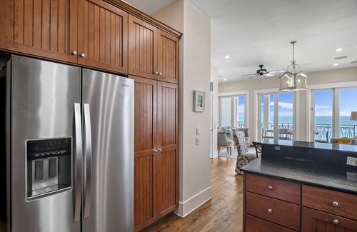 Delos House | Dubes on the Beach*Beachfront*Private Heated Pool*PrivateBeach*Free Beach Chairs