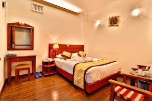 Downtown Ho Chi Minh City Hotel | Duc Vuong Saigon Hotel - Bui Vien