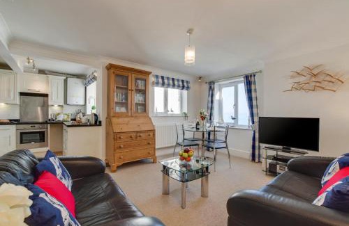 West Looe Apartment | Duchy Lemain Garden Apts