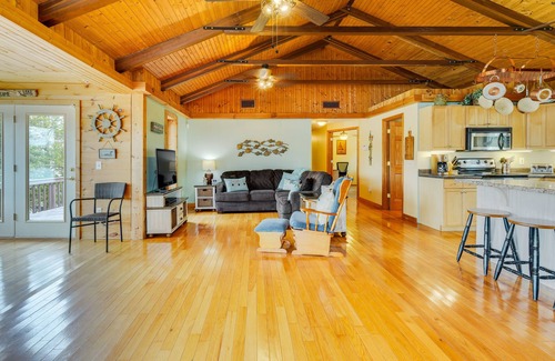 Piney Flats Cabin | 'Duck and Bug's Cabin' on Boone Lake w/Boat Dock!