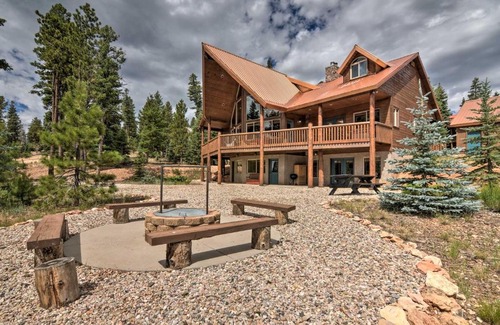 Duck Creek Village House | Duck Creek Village Chalet with Fire Pit and Decks