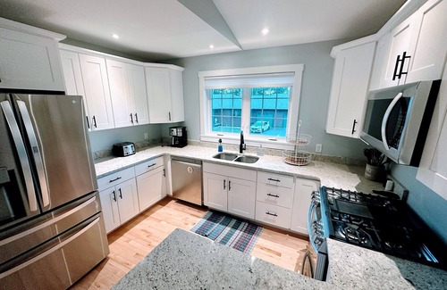 Lincolnville House | Duck Trap Retreat 3 Bedroom /3 Bathroom - Community Pool/Tennis /Pickle Ball