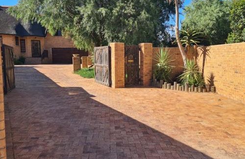 Oudtshoorn Cabin | Duckpond Lodge