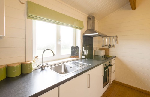 Bude Cabin | Duckpool Lodge - Stunning Views, Close to Sandy Beaches