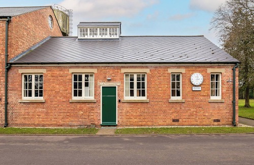 Bicester House | Duclos Private room at Bicester Heritage
