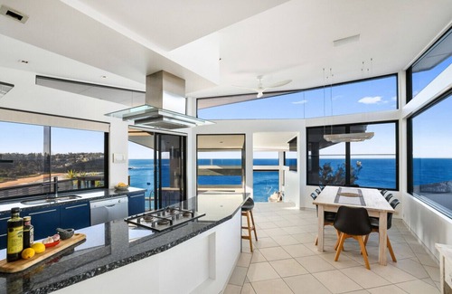Mona Vale House | Due Northerly - Amazing Coastal Views