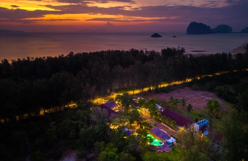 Ban Chao Mai Hotel | Dugong Village-Green Hotel