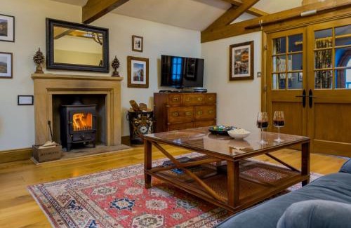Penrith House | Duke of Portland Boathouse on the shore of Lake Ullswater ideal for a romantic break