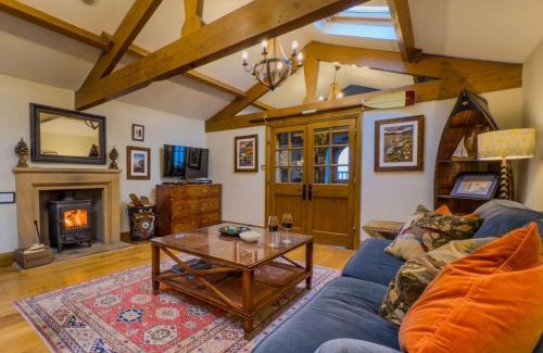 Penrith House | Duke of Portland Boathouse on the shore of Lake Ullswater ideal for a romantic break