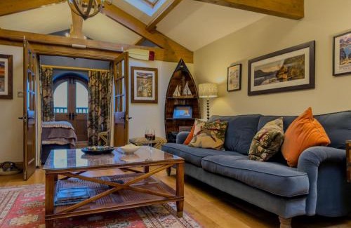 Penrith House | Duke of Portland Boathouse on the shore of Lake Ullswater ideal for a romantic break