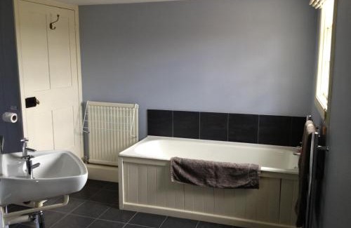 Bridgnorth House | Duken Courtyard Cottage