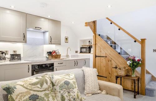 Cauldon House | Dukes Cottage - Uk47495