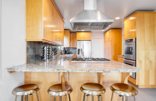 Central Malibu Villa | Dume Point by AvantStay | Tennis + Pool in Malibu