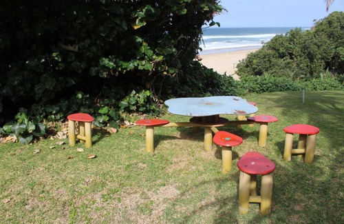 Manaba Beach Apartment | Dumela Margate Flat No 5