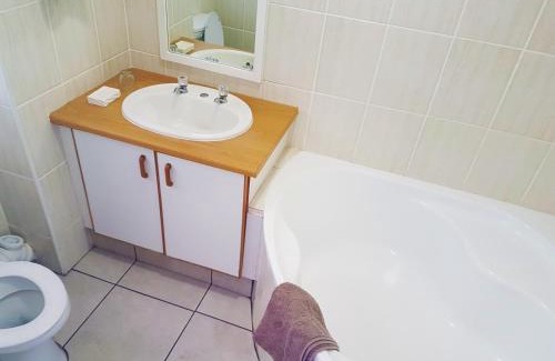 Manaba Beach Apartment | Dumela Margate Flat No 8
