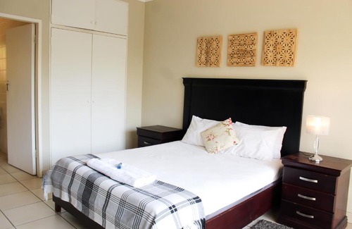 Greater Johannesburg Metropolitan Area Apartment | Dumelang Executive Lodge- Cottages in Sandton