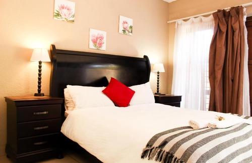 Greater Johannesburg Metropolitan Area Apartment | Dumelang Executive Lodge- Cottages in Sandton