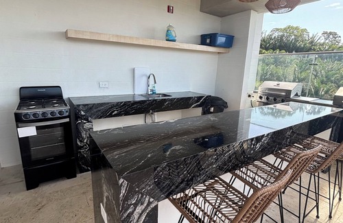 Crawfish Rock Apartment | DUNA TOWER, Roatan bay islands