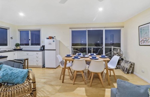 Ocean Grove Apartment | Dune Top Views 400m walk to beach