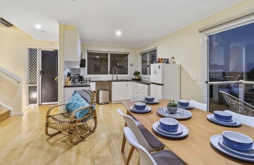 Ocean Grove Apartment | Dune Top Views 400m walk to beach