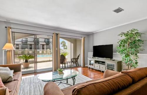 Fort Walton Beach House | Dune Villas 7A is a 1 bed and 1 bath unit located off beautiful 30A