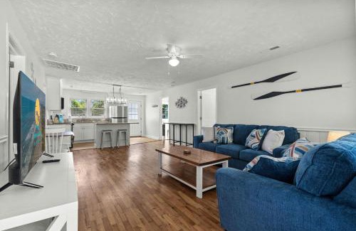 Windy Hill House | Dunecrest Cottage - Beach Nearby