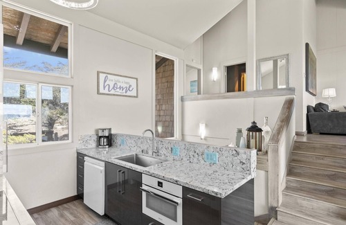 Castroville House | Dunes Beach Haven: Amazing Ocean Front Home