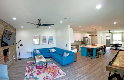 Oxnard Dunes House | Dunes by the Shore - Walk to the Beach!