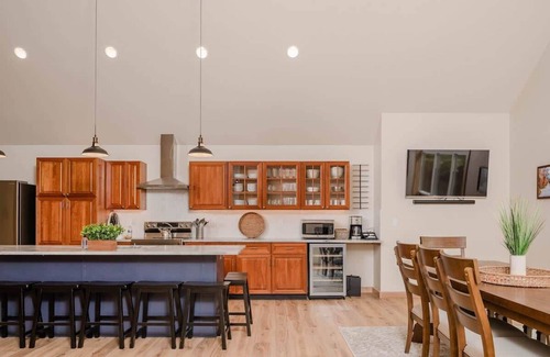 Sturgeon Bay House | Dunes, Cave Point, Clark Lake Dog & Kid Friendly
