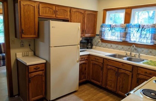 Town of Pines House | Dunes Cottage at Town of Pines Lake Michigan near Indiana Dunes Parks! n