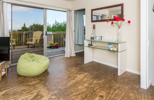 Mangawhai Heads Cottage | DUNES ON DEVON - MANGAWHAI HOLIDAY HOME in Mangawhai Heads
