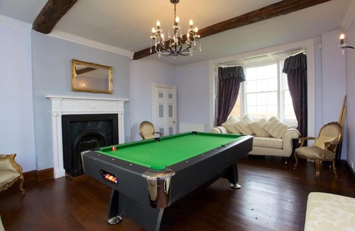 Tamworth House | Dunnimere Farm stay with Hot Tub - up to 20