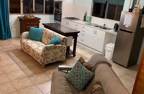 Yallingup Siding House | Dunsborough Rural peaceful getaway, great location