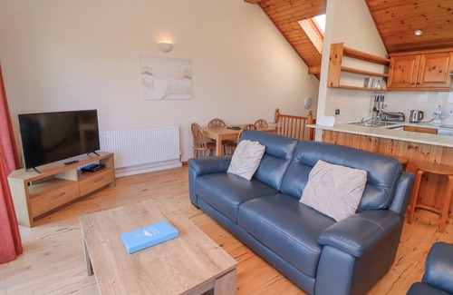 Embleton Cottage | DUNSTANBURGH VIEW, pet friendly, country holiday cottage in Embleton