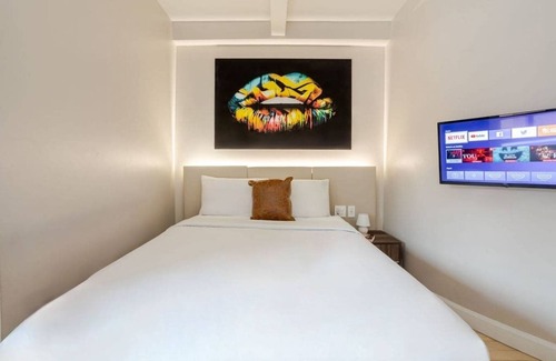 Gay Village Hotel | Duo Royale – MTL Village Vibe