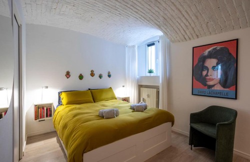 Tricolore Apartment | [Duomo 15 minuti a piedi] Luxury*Wifi*Netflx