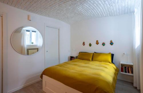 Tricolore Apartment | [Duomo 15 minuti a piedi] Luxury*Wifi*Netflx