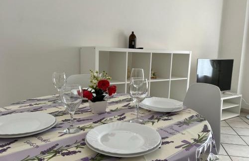 Rozzano Apartment | DUOMO A 20 MINUTI Netflix WiFi da Juls Home
