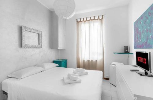 Morivione Apartment | Duomo Navigli - ResinArt Milan with Patio and WiFi