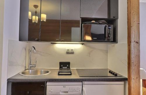 Les Allues Apartment | Duplex 2 pièces cabine pour 5/6 pers, proche commerces et pistes, Méribel - FR-1-182-250