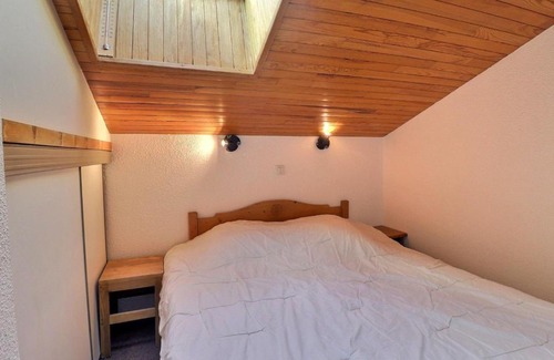 Les Allues Apartment | Duplex 2 pièces cabine pour 5/6 pers, proche commerces et pistes, Méribel - FR-1-182-250