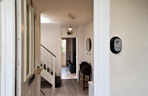 Norbiton Apartment | Duplex 3- Bed Apartment Kingston