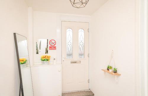 Norbiton Apartment | Duplex 3- Bed Apartment Kingston