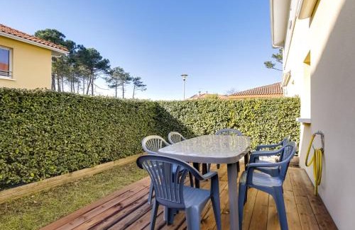 Biscarrosse Plage Apartment | Duplex 4 pers avec jardin, piscine, proche plage à Biscarrosse - FR-1-521-63