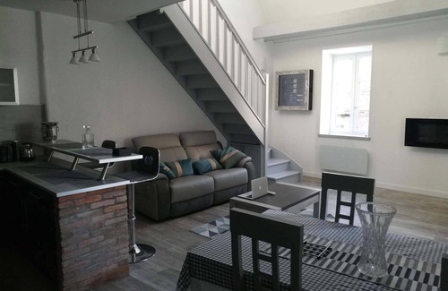 Dieppe Apartment | Duplex Apartment * WIFI, Linen provided