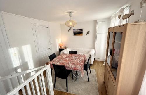 Granville Apartment | Duplex Atypique avec Terrasse à 400m de la Plage et du Centre - FR-1-361-333